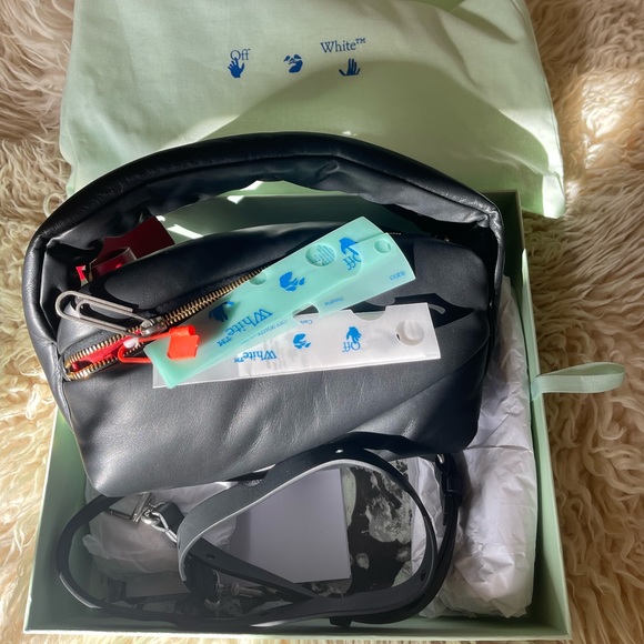 Authentic Off-White Pump Pouch - Picture 5 of 9